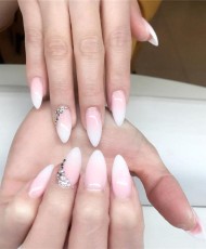 almond-shaped-nails-trends-3