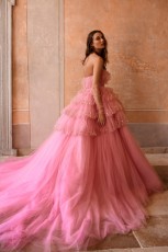 ball-gown-with-sneakers-ideas-41