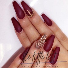 burgundy-nails-trends-43
