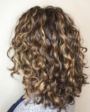 loose-curls-for-medium-length-hair-ideas-3