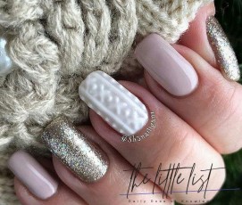 simple-winter-nails-ideas-33