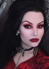 vampire-makeup-trends-39