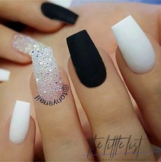 white-coffin-nails-trends-31