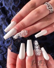 white-coffin-nails-trends-35