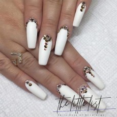 white-coffin-nails-trends-40