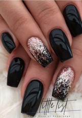 38 Perfect Winter Nails For The Holiday Season And More