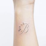 List : 33 Delicate Wrist Tattoos For Your Upcoming Ink Session