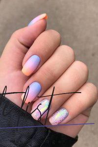 Gradient Nails Art Tutorial: How to Do Gradient Glitter Nails