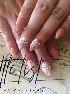 How To Apply Henna On Nails: Great Design With Tutorial