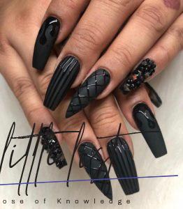 27 Matte Black Nails That Will Make You Thrilled