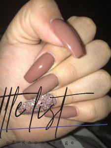 30+ Mauve Color Nail Art Ideas To Look Flawless To The Fingertips