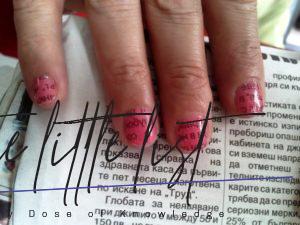 Newspaper Nail Art: Original Nail Design