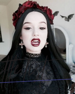 42 Glam and Sexy Vampire Makeup Ideas 2020