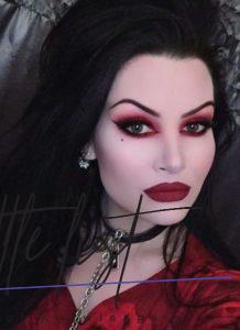 42 Glam and Sexy Vampire Makeup Ideas 2020