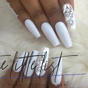 List : 39 Fancy White Coffin Nails Designs