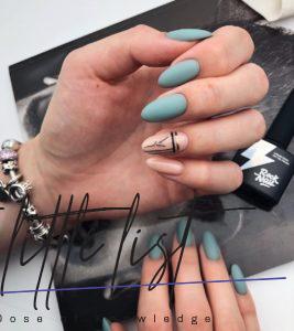 38 Perfect Winter Nails For The Holiday Season And More