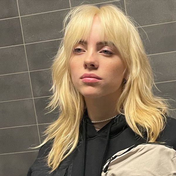 Singer Billie Eilish is one of the famous who adopted the wolf cut
