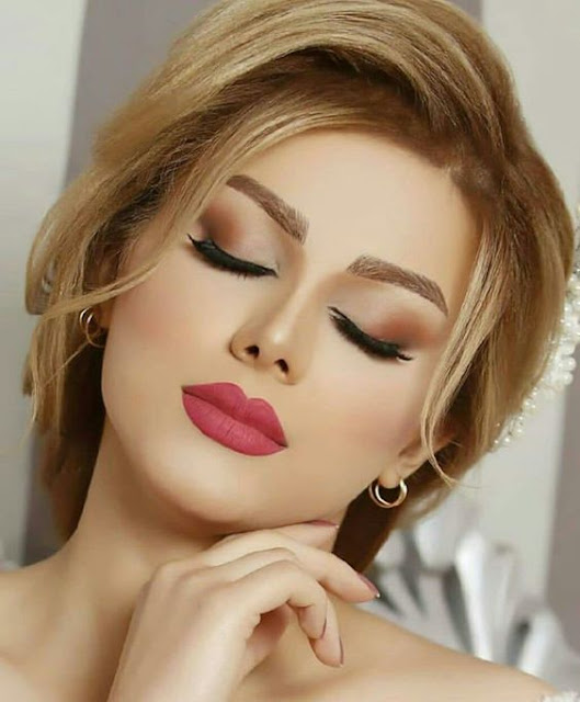 For those looking for a wonderful makeup for the prom, it is always important to be on top of all makeup trends.  It is normal for the make-up to be more elaborate and more beautiful during graduation.  But there are several types of makeup that can match your style, because they all want to look beautiful at the prom and in graduation photos.  A party makeup that matches the style of the prom dress is good.  Makeup can be dark or light, it all depends on the time of the bonding.  Using matte lipstick is a great tip for anyone who wants to spend the party eating and drinking without worrying about whether the lipstick is going to come off.  We have separated some make up tips to inspire you.