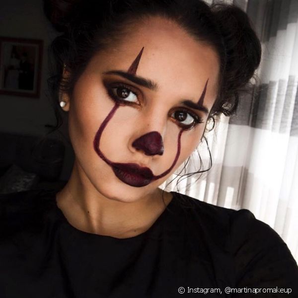 The easy clown make up for Halloween is the guarantee of a flawless and different look (Photo: Instagram @martinapromakeup)