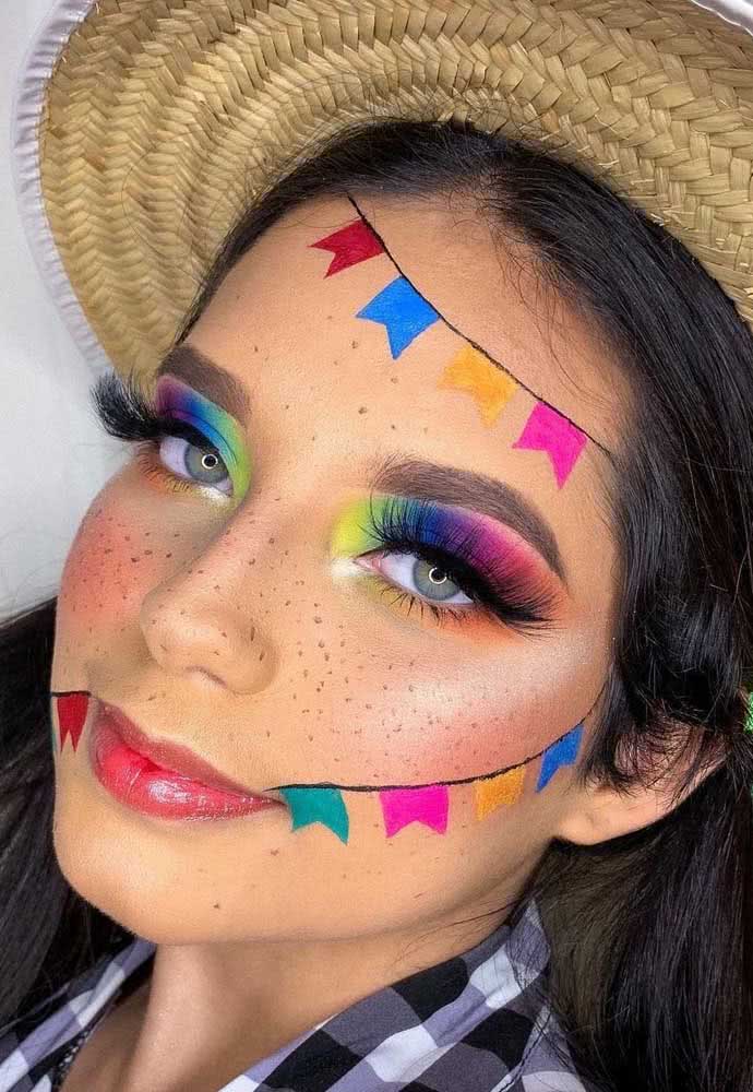 Another makeup idea for a June party with pennants, which crosses a face full of freckles