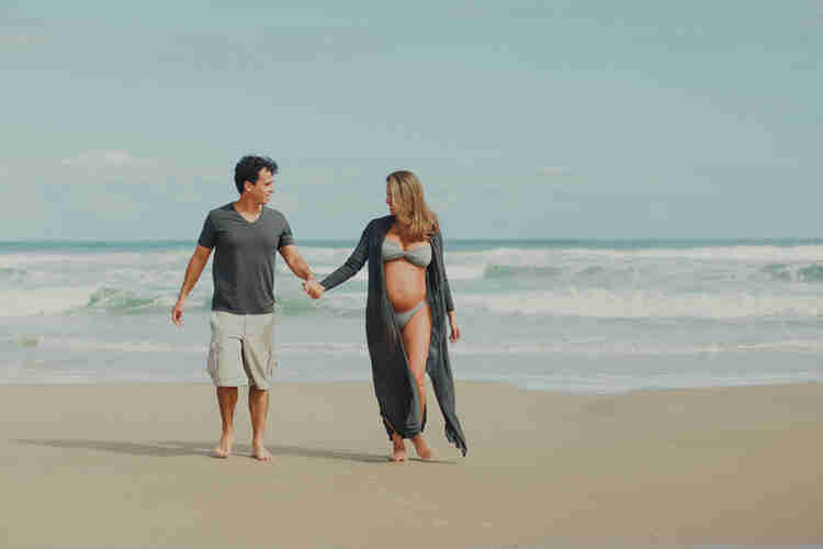 test-pregnant-beach-clothing