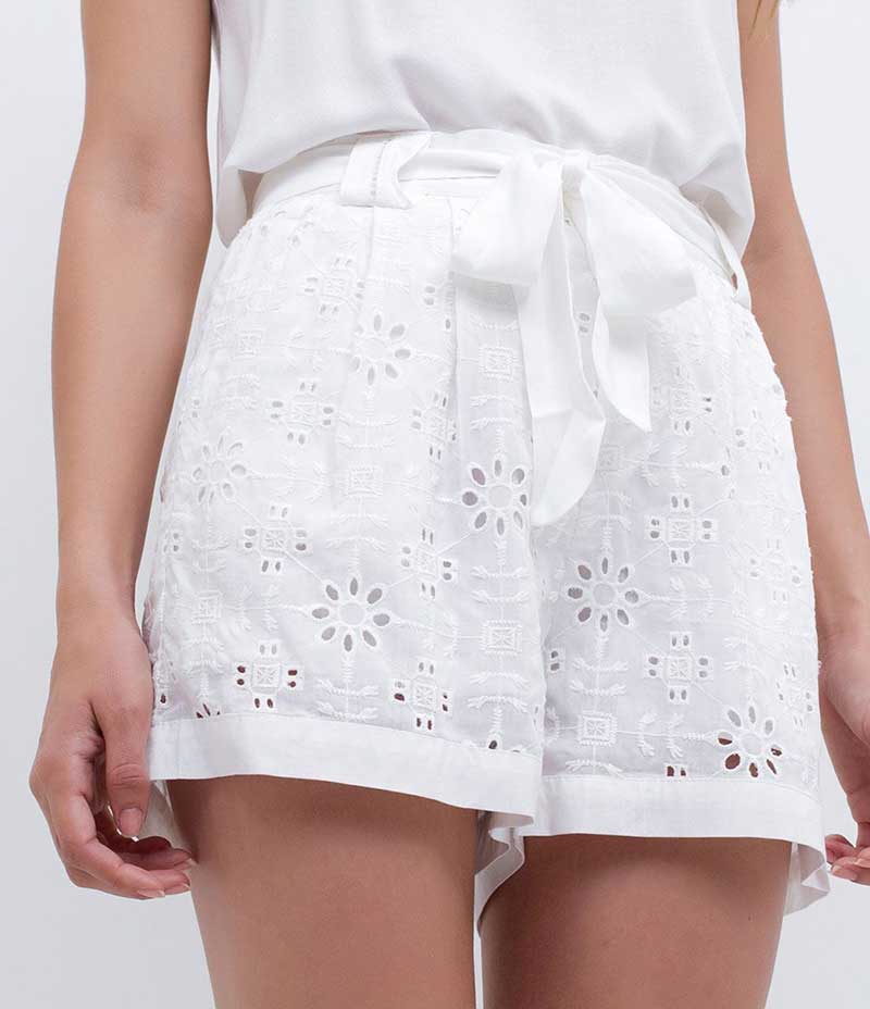 white shorts new year outfit