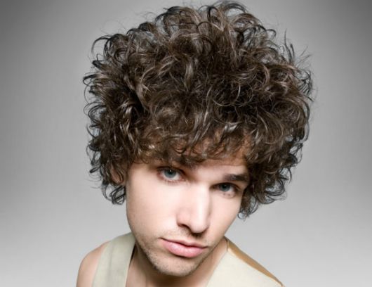 male wavy hair hairstyle