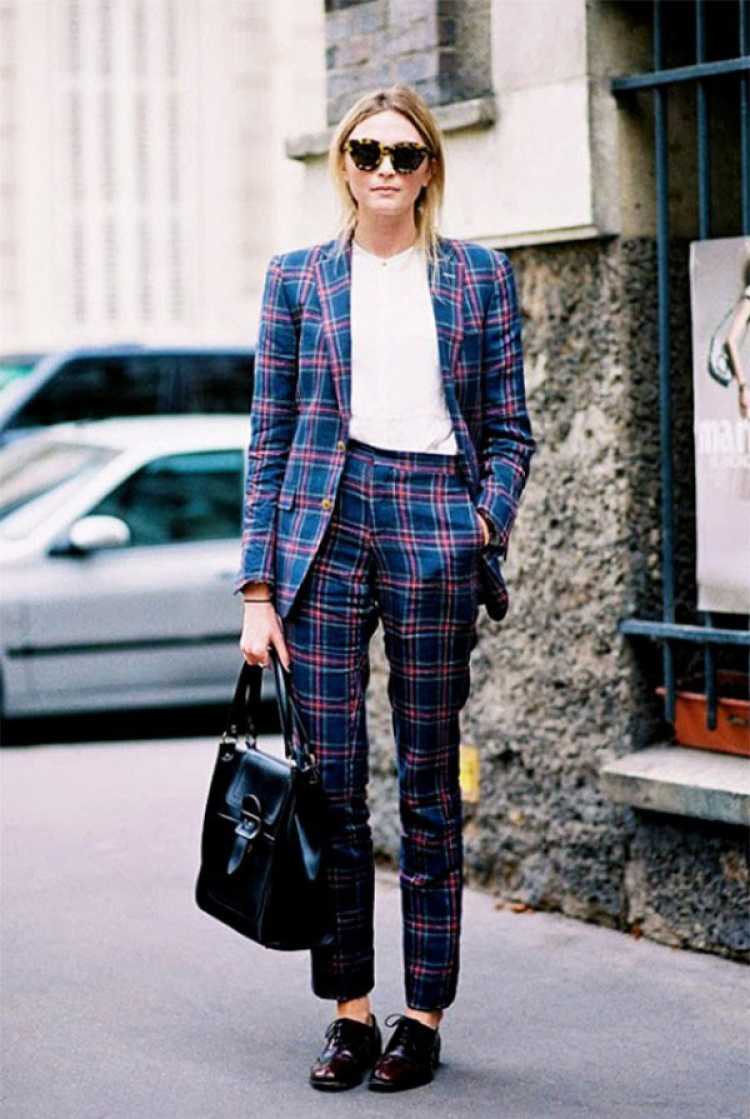 Look with checkered set