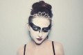 Black Swan costume example - Reproduction/Pinterest