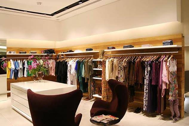 Women's Clothing Store Decor with Black Racks10