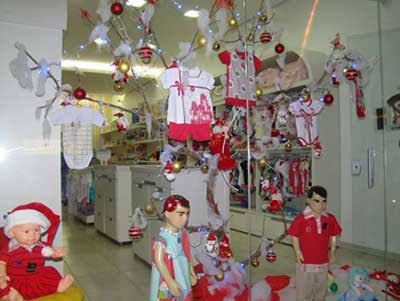Christmas decoration for clothing store25
