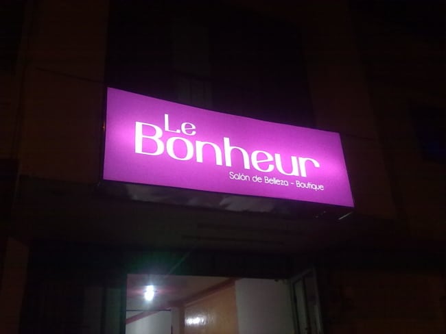 French women's store names see this facade 1