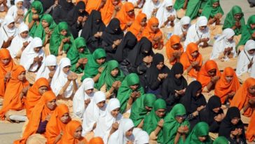 Does Pakistan have Hindu population?