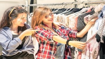 How to set up a successful clothing store