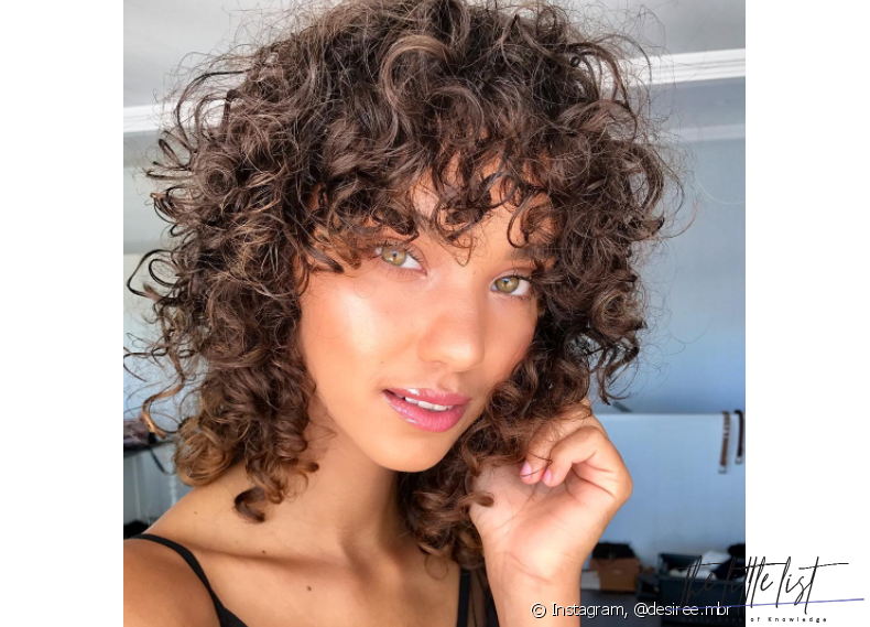 The layered cut for curly hair is the perfect option for revamping your look next season