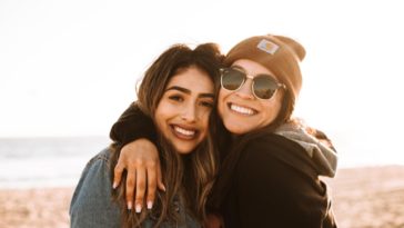 Phrases for photo with friend: 50 amazing options to celebrate friendship!