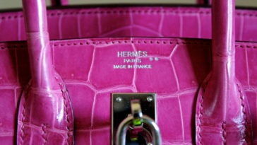 Where is the date stamp on Hermes wallet?