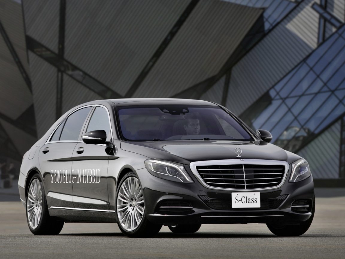 Which luxury car is least expensive to maintain?