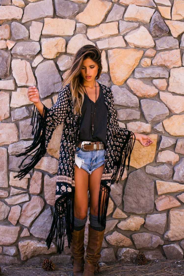 Boho look with shorts + vest