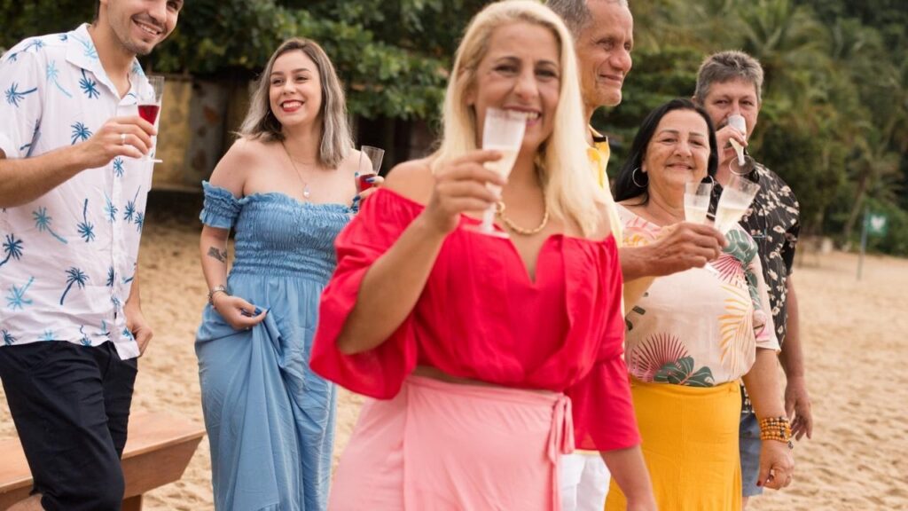 Dress ideas to wear to a beach wedding by day