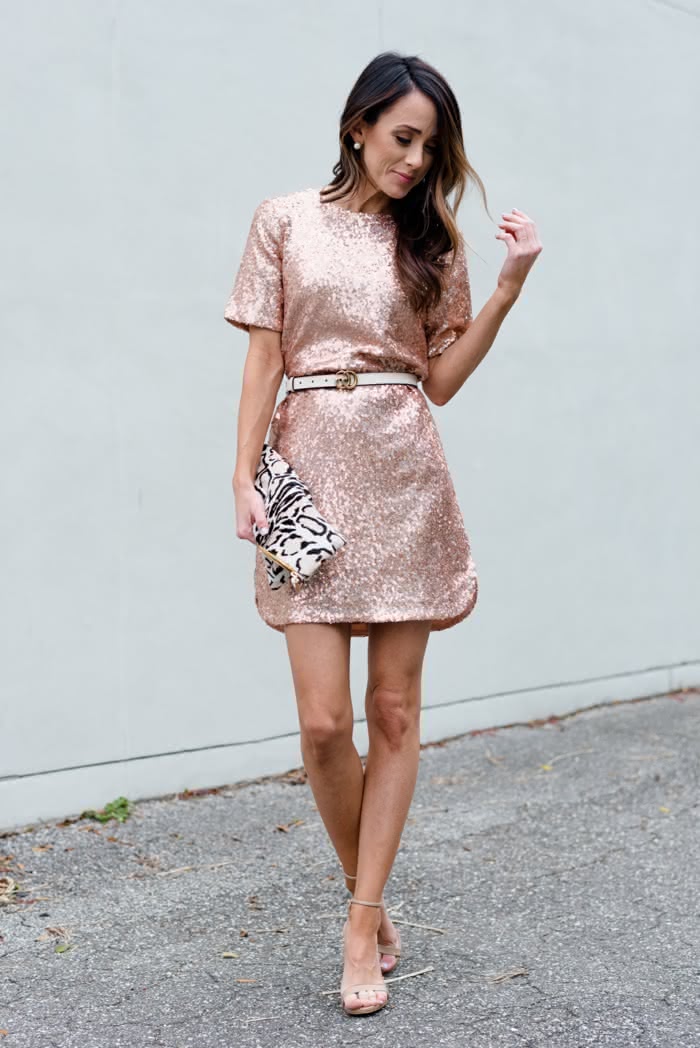 The dress with rose gold shine is super trendy