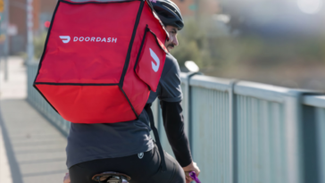 Can you do 2 DoorDash orders at once?