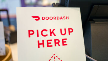 Do DoorDash drivers steal food?