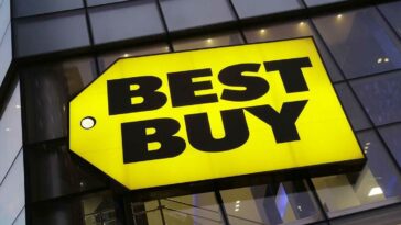 How much do Best Buy employees make a year?