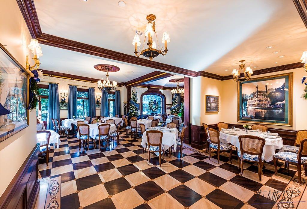 How much is a meal at Club 33?